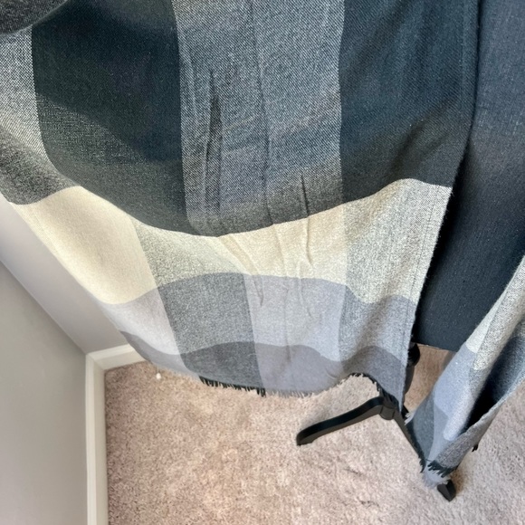 ❌SOLD❌ Plaid Shawl - Picture 3 of 4